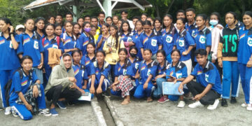 Foto hamutuk Estudante Sekundaria Geral Suai hafoin remata pratika Geologia iha Suku Suai Loro. Foto: Ajho Noronha.