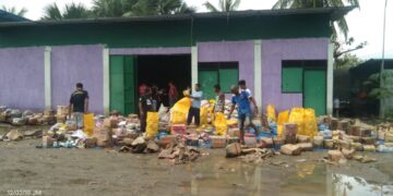 Be'e Sae Estragus sasan Kios nian iha Suku SuaiLoro Postu Administrativu Suai, Sexta (30/06). Foto Cova5.News.