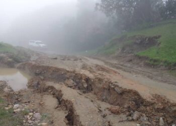 Kondisaun Estrada iha Postu Maucatar Liga ba Postu Administrativu FatuLulik no Munisipiu Bobonaro Kondisaun Grave total. Foto: Cova5.News/Jordão N. Gomes.