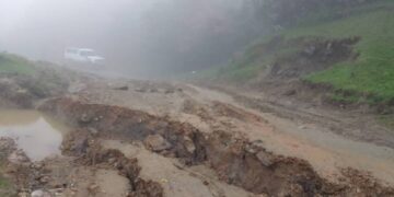 Kondisaun Estrada iha Postu Maucatar Liga ba Postu Administrativu FatuLulik no Munisipiu Bobonaro Kondisaun Grave total. Foto: Cova5.News/Jordão N. Gomes.