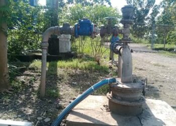 Mákina Distribui Be'e Mos Iha Aldeia Sukabi Laran Avaria. Foto Cova5 News/Paulo Cardoso