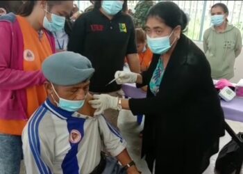 Ministra da Saúde Odete Maria Freitas Belo Vasinasaun ba Prisioneirus no Gurda Prisaun iha Suai. Foto JanuBarros