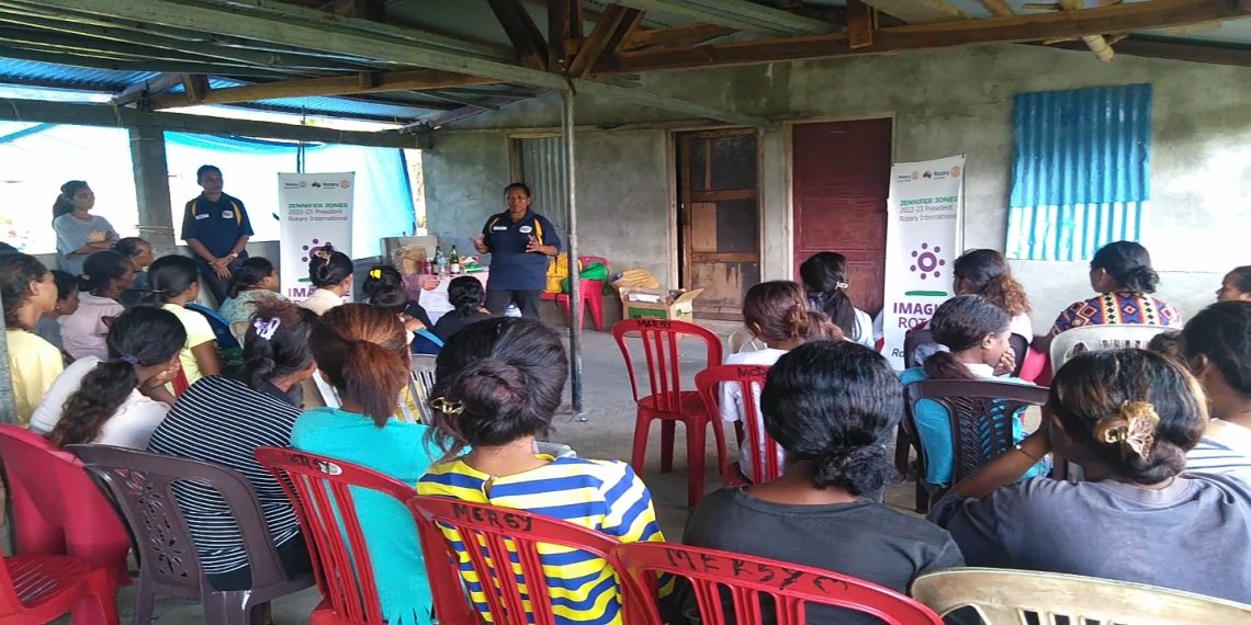 Rotarak Club Covalima ho Rotary Club Of Dili Lafaek Fahe Imformasaun Ba Feto Sira Iha Área Rural